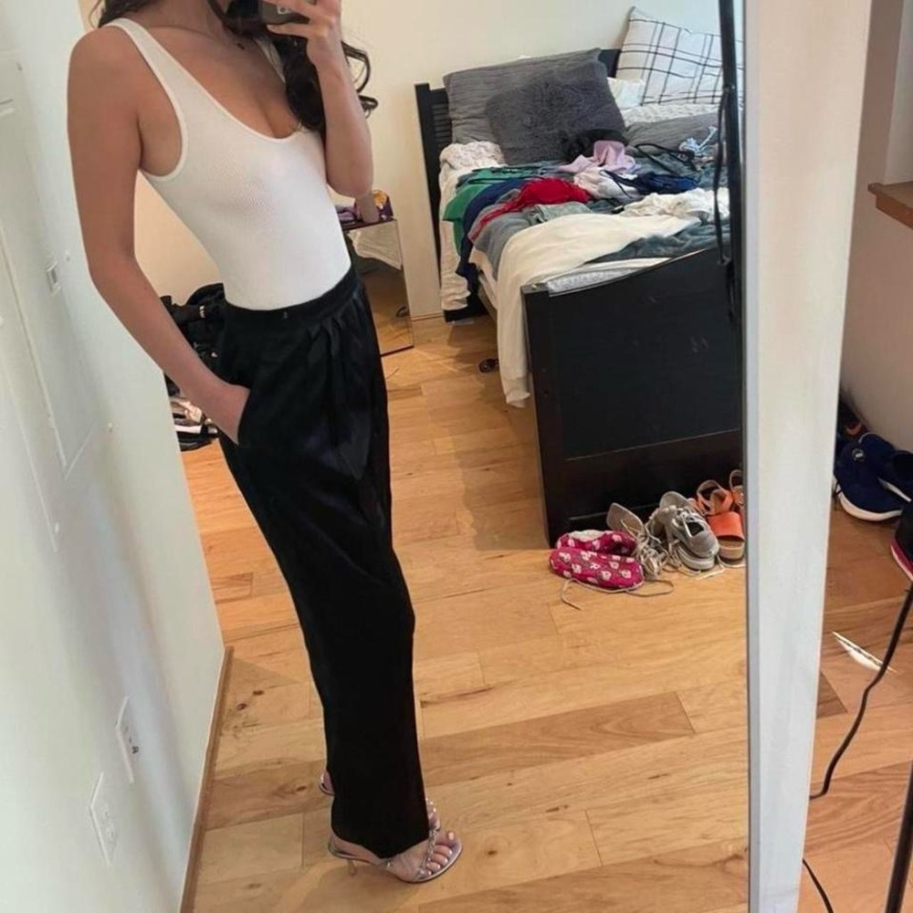 Chic Black Women's Trousers - Picture 4 of 4